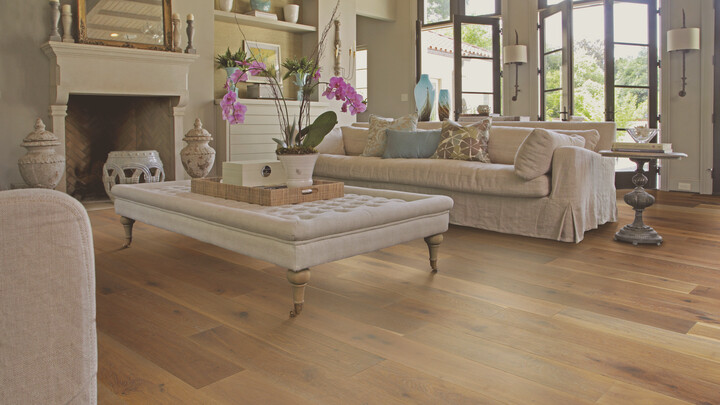 hardwood flooring in living room sitting area